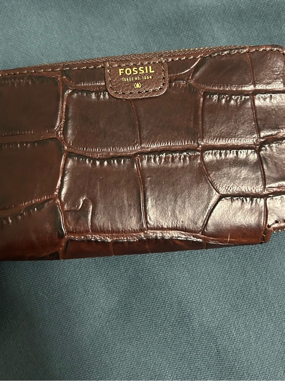 Fossil Brown Croc Embossed Leather Zip Around Bifold Wallet Wristlet